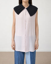 Load image into Gallery viewer, PLEATED COLLAR SLEEVELESS SHIRT_G

